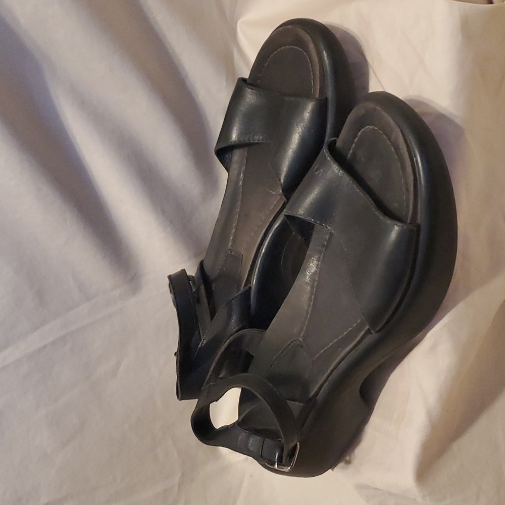 Dansco Black Sandals SZ 8.5
